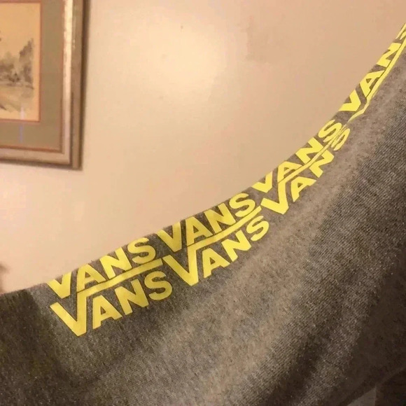 Vans zip up hoodie with front pockets. Size XS - Picture 2 of 9